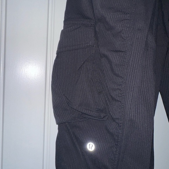 lululemon athletica womens Cargo jogger Pants
Like new, tags removed didn’t fit. - Picture 4 of 5